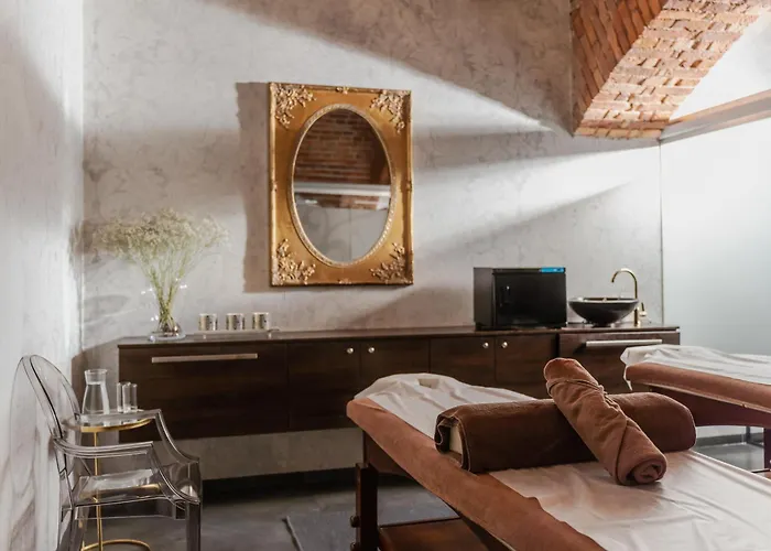 Queen Boutique Hotel